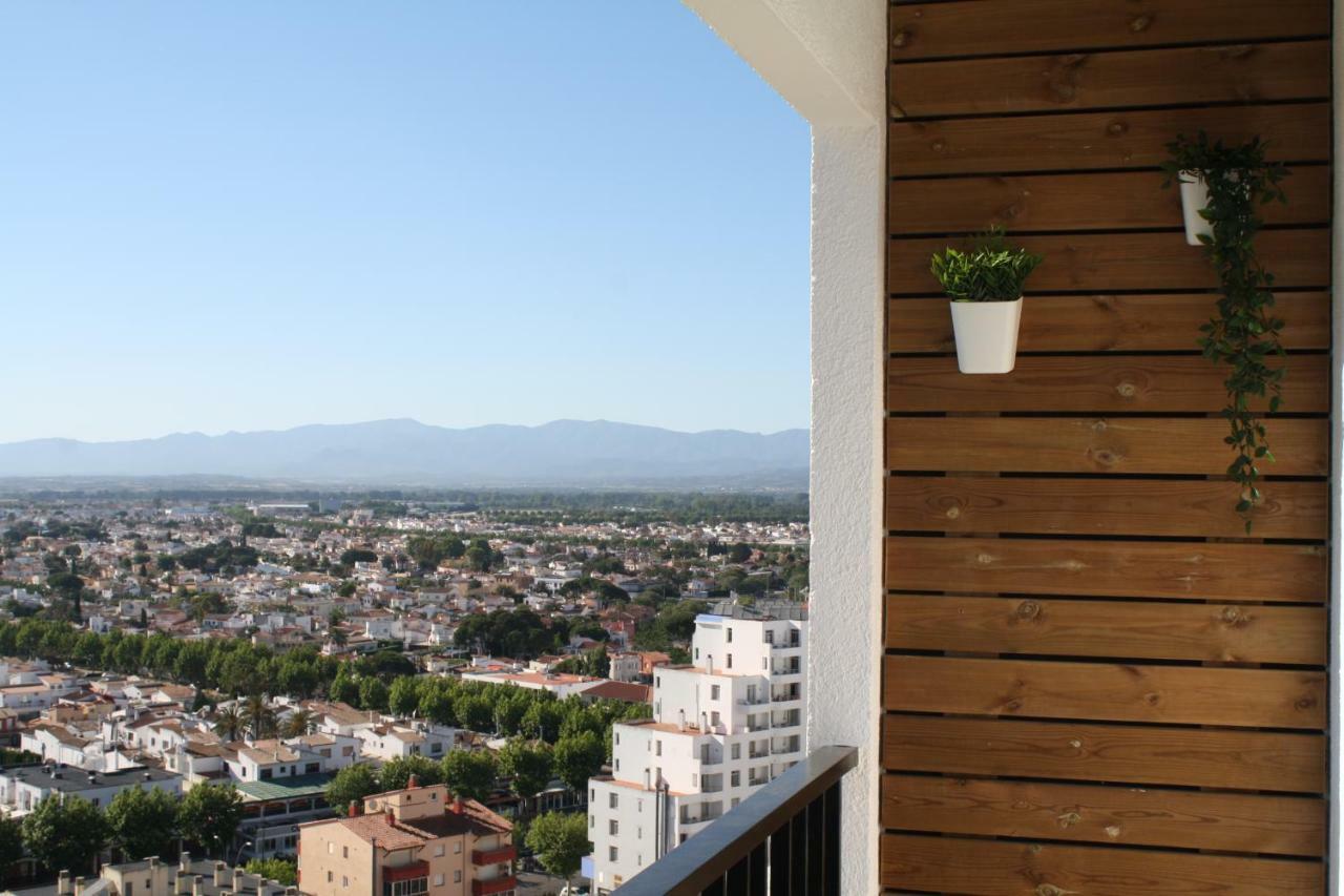 Empuria Beach D-Luxe Емпуриабрава Екстериор снимка