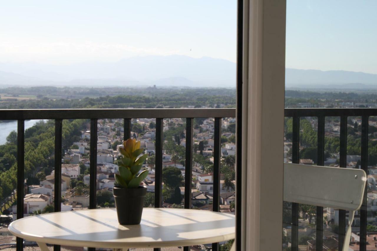 Empuria Beach D-Luxe Емпуриабрава Екстериор снимка
